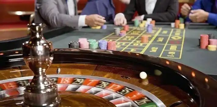 NJT77 kasino meja baccarat blackjack dealer profesional pengalaman bermain terbaik